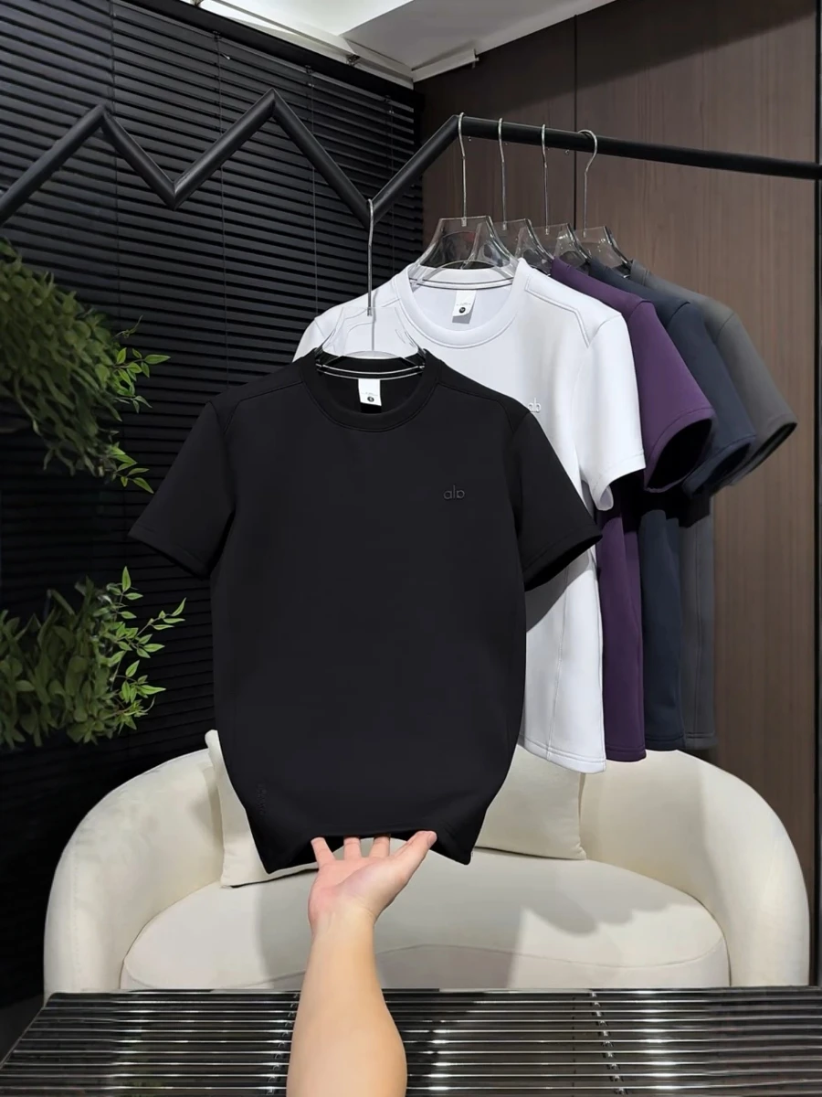 

Fashionable Simple Men's T-shirt round Neck Fleece Lined Warm Short Sleeve Steel Stamp Small Label Summer New Arrival