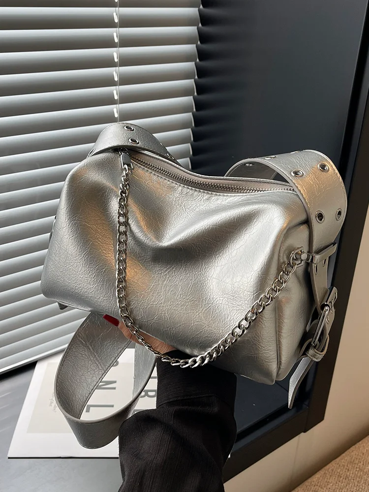 

Silver Soft Hobos Shoulder Crossbody Bags for Women Trend Fashion PU Leather Wide Strap Rivets Handbags Female Underarm Bag