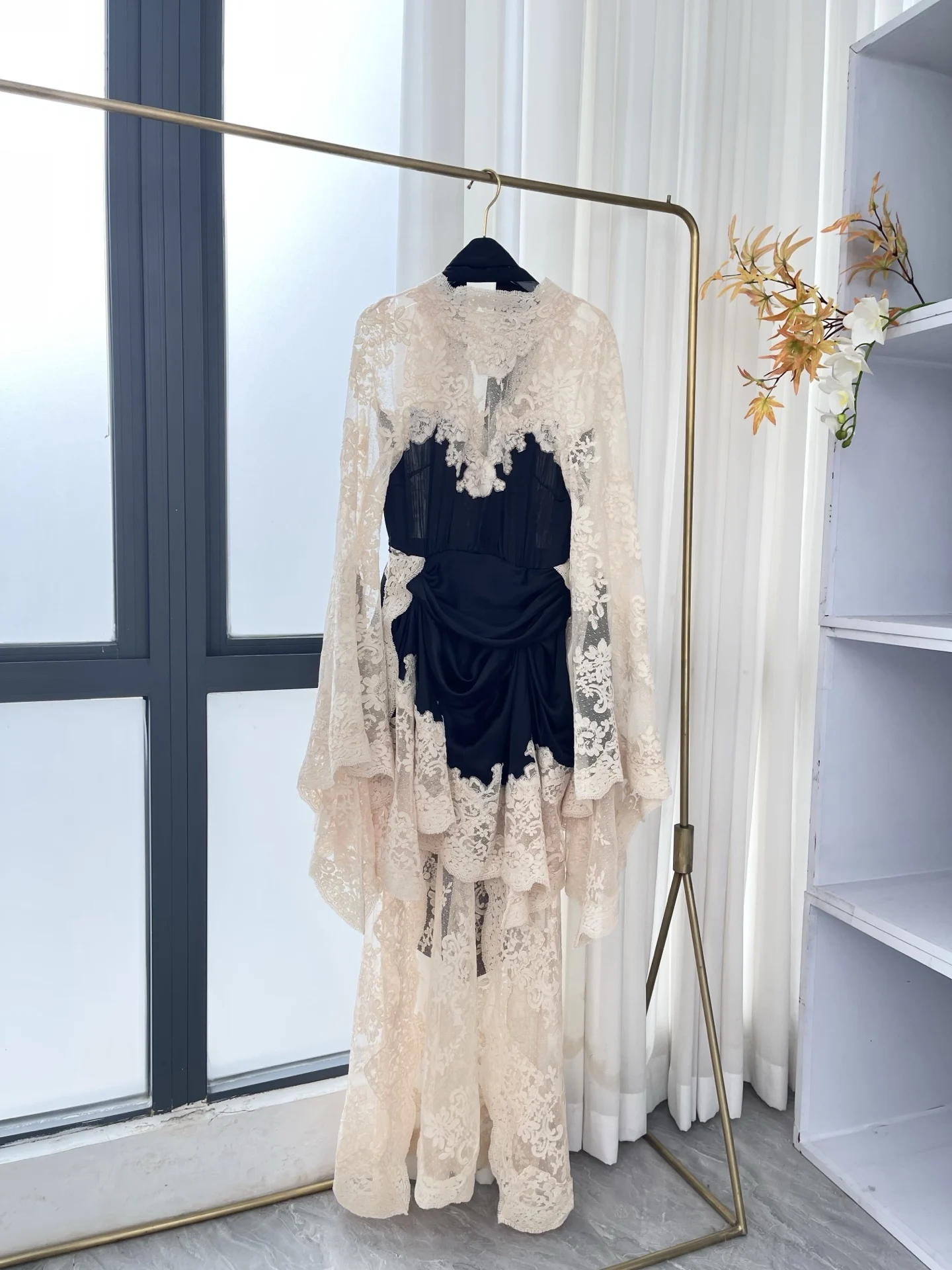 

2025 New Beige Pink Long Sleeve Lace Patchwork Backless Irregular Hem Women Midi Dress
