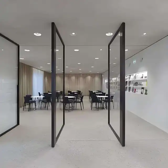 Rainproof Panoramic Glass Entrance Revolving Door Heavy Duty Luxurious Manual Pivot Doors Exquisite UV Protective Glass Doors 2