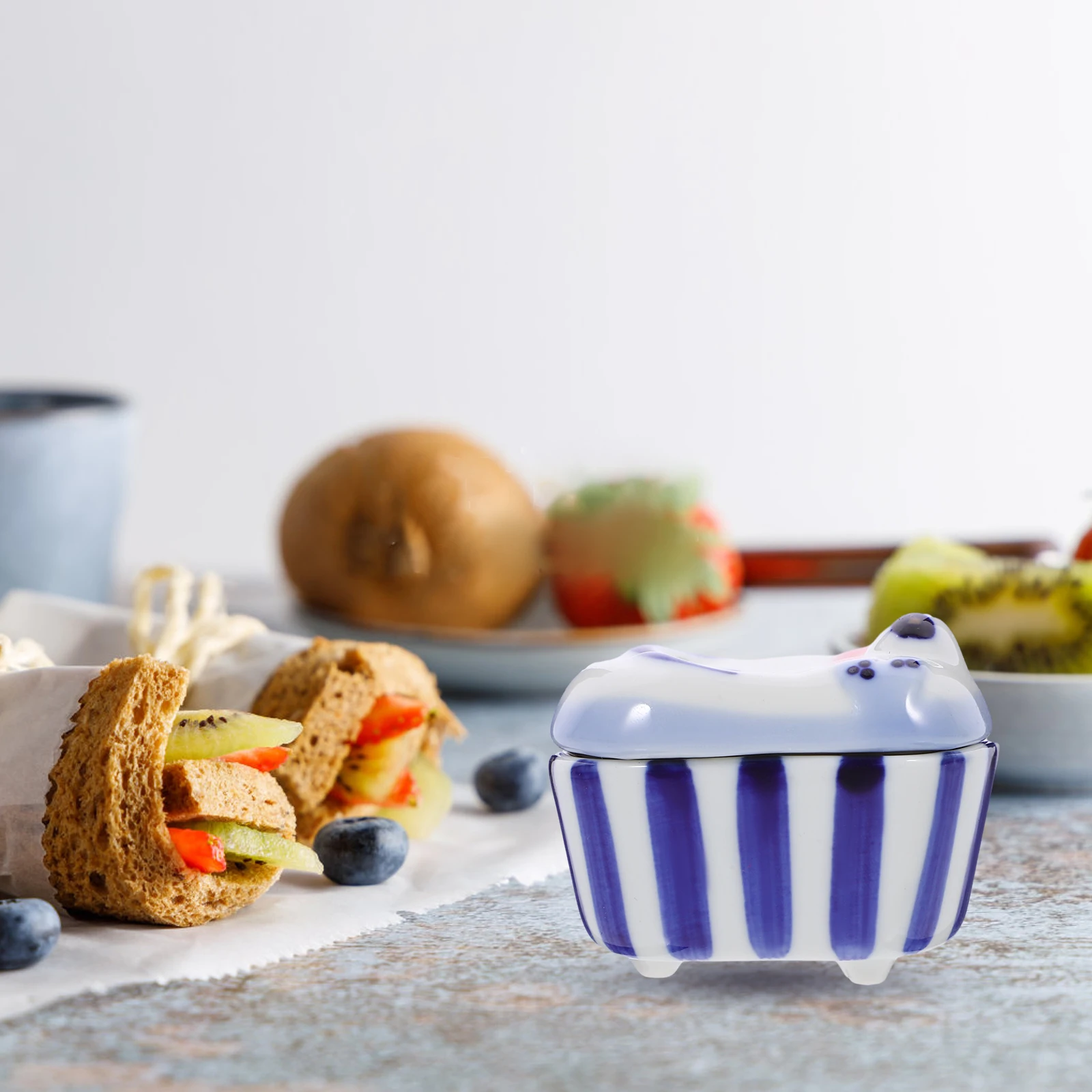 

Ceramic Dipping Bowl with Lid Japanese Style Small Sauce Dish for Condiments Sushi Mustard Vinegar Serving Dipping Bowls