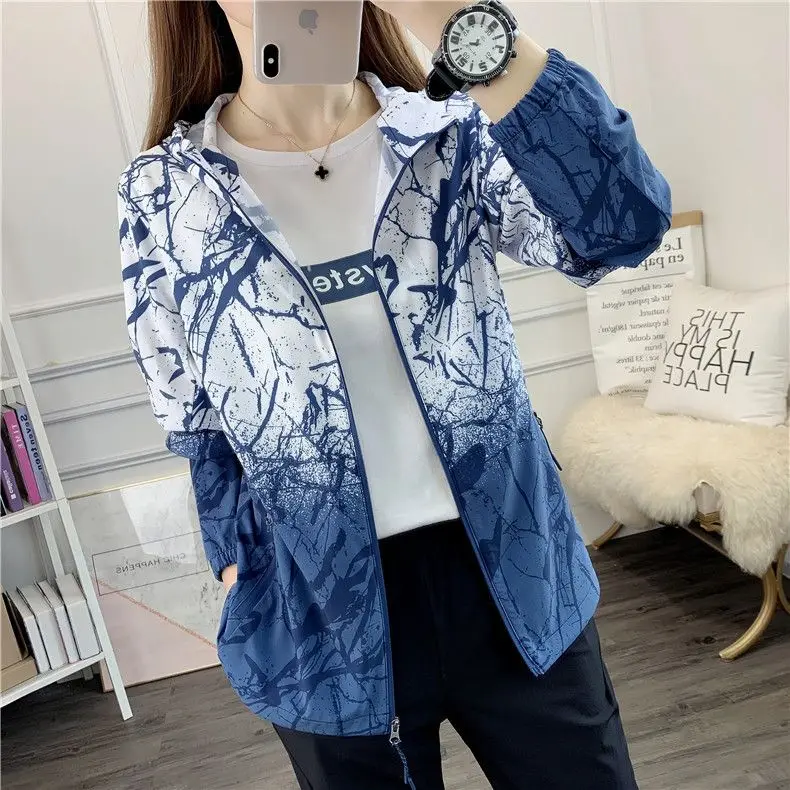 Hooded sunscreen coat women's 2026 summer new Sun protection clothing Jacket female breathable Outwear short windproof Overwear