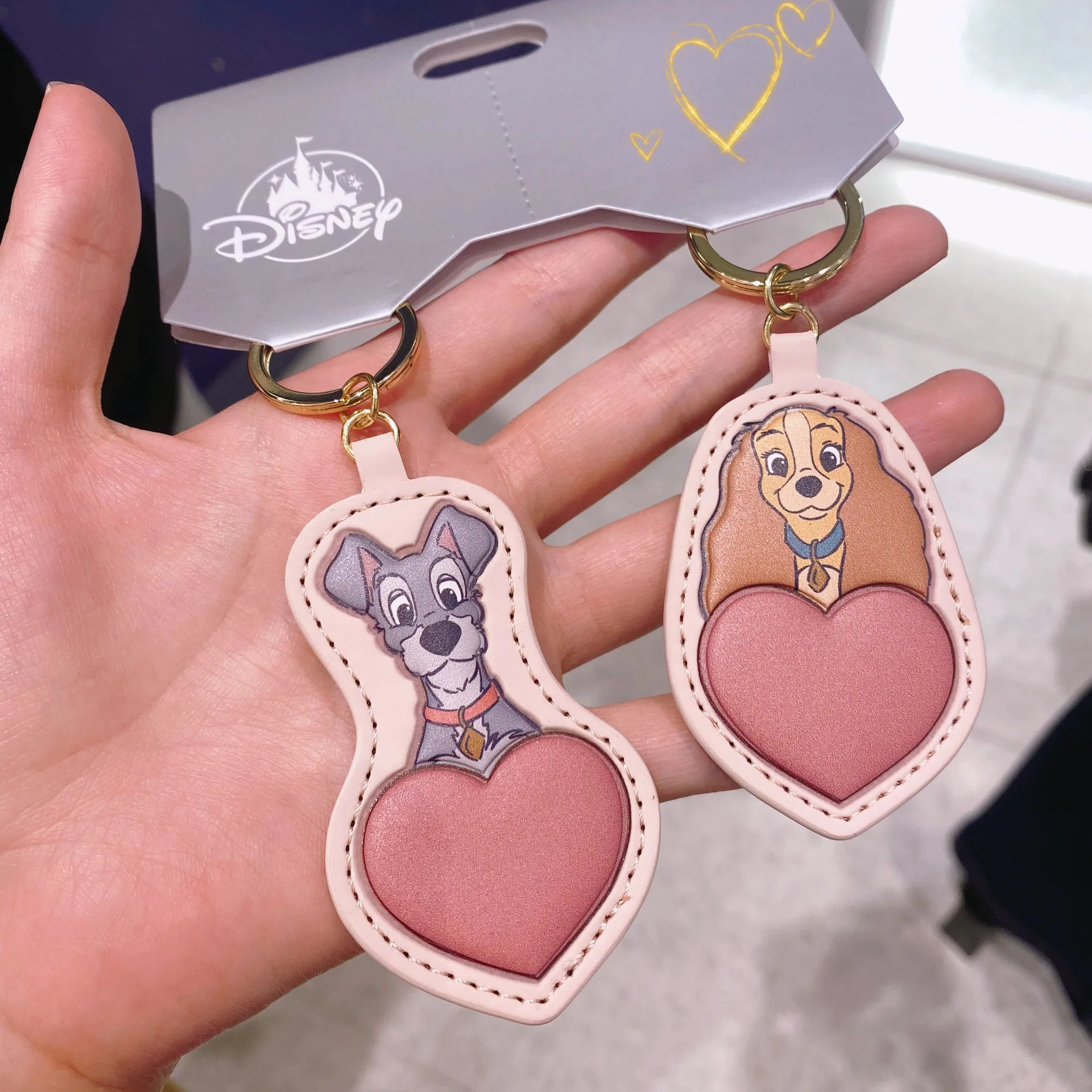 Set de dos figuras de acción de dibujos animados de Lady y el Vagabundo, Mickey y Minnie, divertidos llaveros decorativos, regalos para amigos
