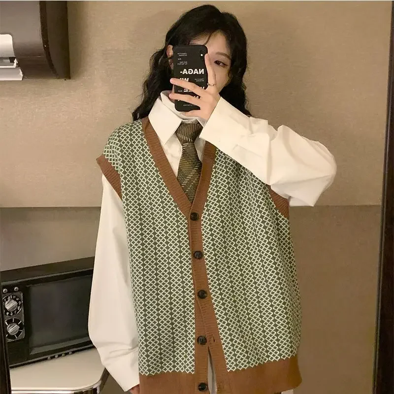 Winter Button Plaid Vest Knit Tops for Woman Green V-neck Women\'s Sweater Jersey 90s Vintage Korean Fashion Crochet 2024 Y2k