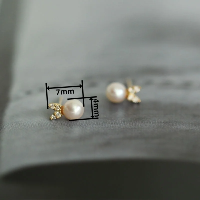 GOLDtutu 9K Solid Gold Stud Earrings, Minimalist Hypoallergenic Design, Natural Freshwater Pearl, Cute Rabbit Charm, Dainty kj14