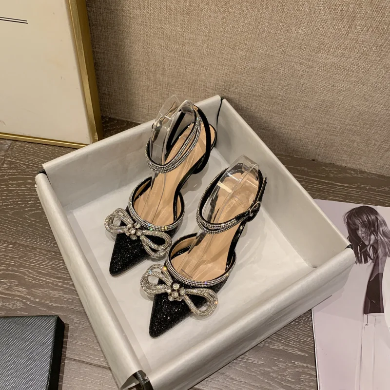 

Элегантные босоножки с острым носком, тонкие каблуки со стразами и бантом, женские туфли на высоком каблуке для вечеринок и ночных клубов