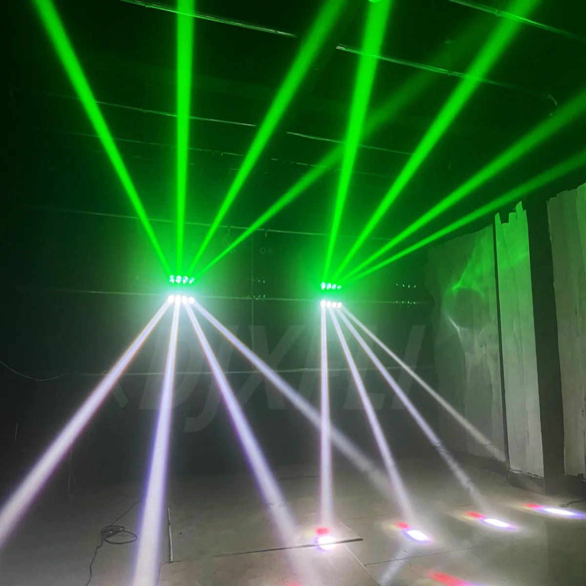 LED شعاع تتحرك رئيس ضوء العنكبوت تظهر 8x15 واط RGBW 4in1 المهنية DJ/بار LED أضواء للمسرح DMX512