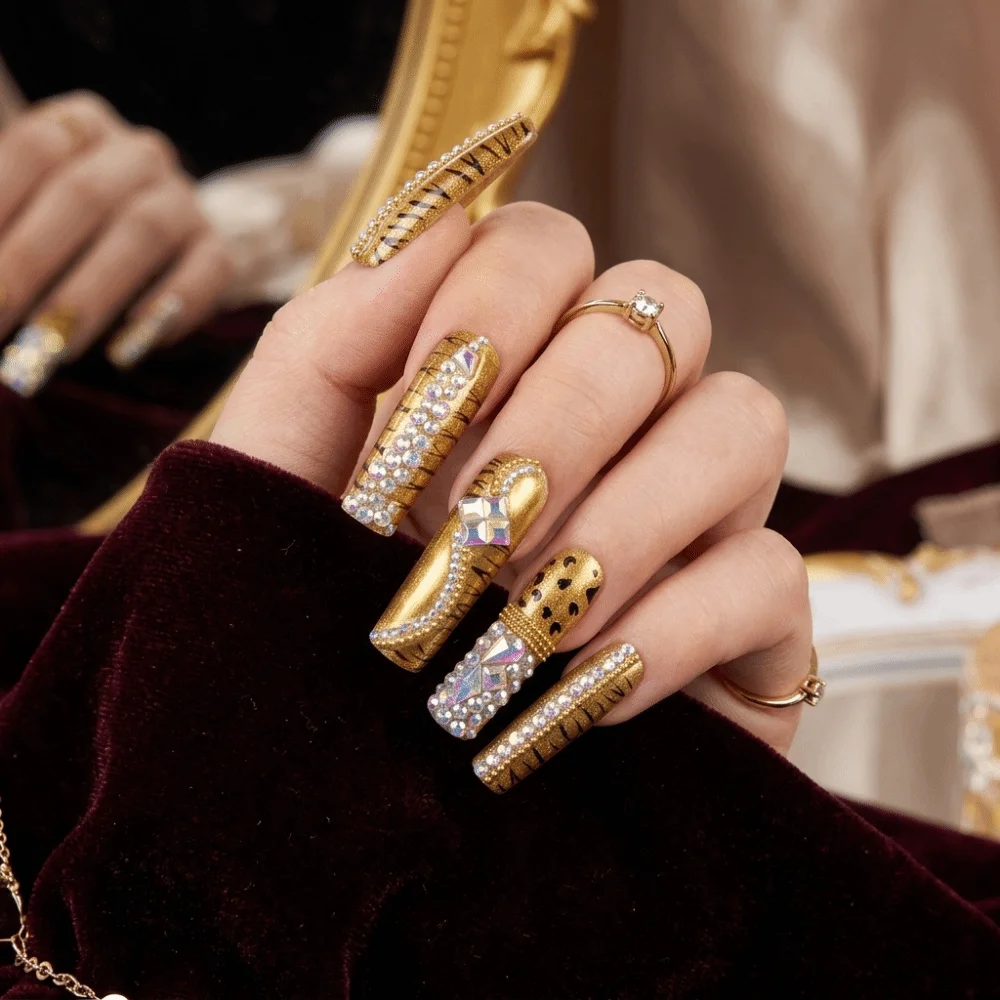 10pcs Long Cat Eye Nail Press on Acrylic Nail Reusable Gold Fake Nail Surface Glossy Y2K Style Inverted Hook Style Manicure