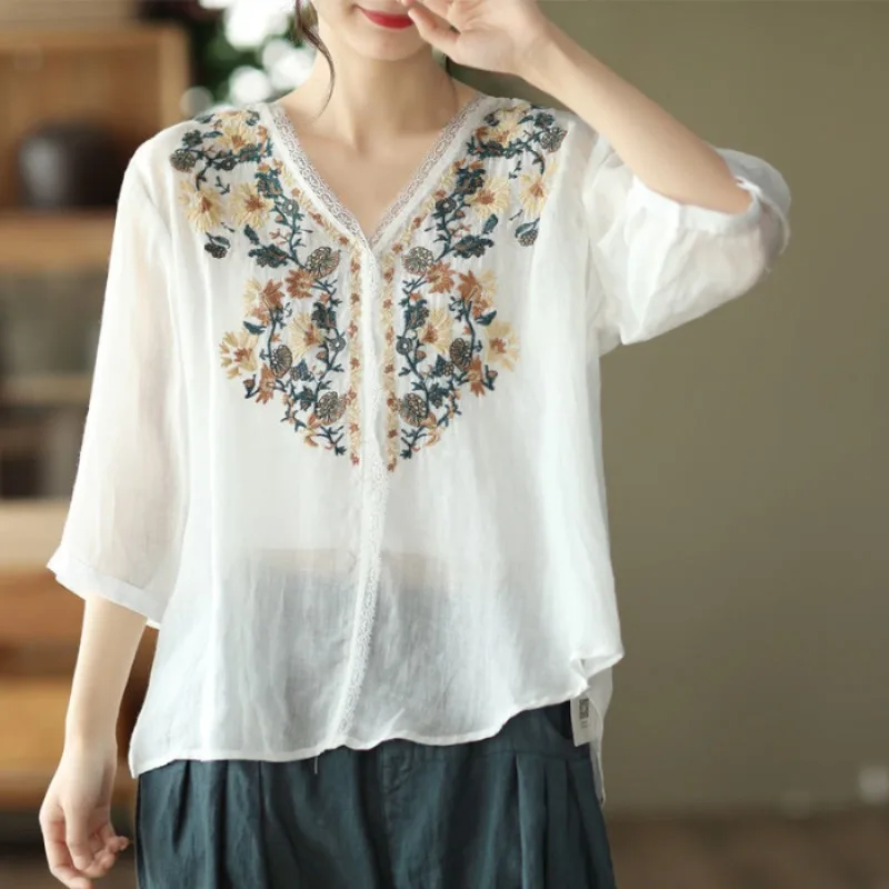 Embroidery V-Neck Pullovers Large Size Summer Short Sleeve Cotton Linen Loose Women\'s T-shirt Elegant Temperament Folk Tops