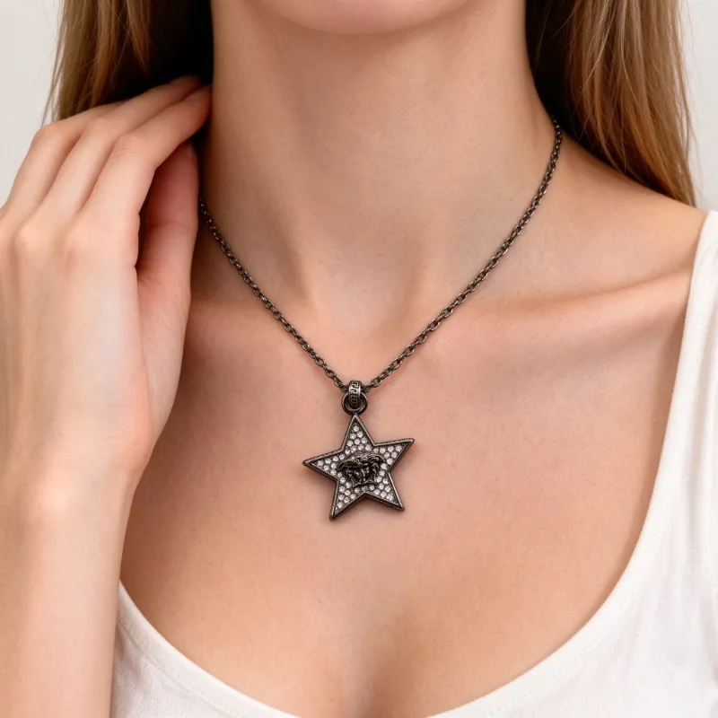 Retro Baroque Portrait Pendant Necklace for Women, Classic Geometric Greek Key Pattern Chain Necklace, Vintage Metal Statement Jewelry for Party Wedding Daily Wear, Adjustable Link Chain Fashion Accessory Gift for Ladies Girls