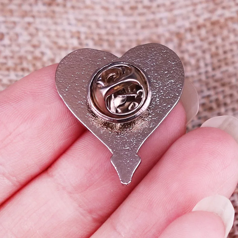 Retro Skull Enamel Pin Punk Rock and Roll Music Team Logo Periphery Brooch Collection Souvenir Jewelry Gift for Fans