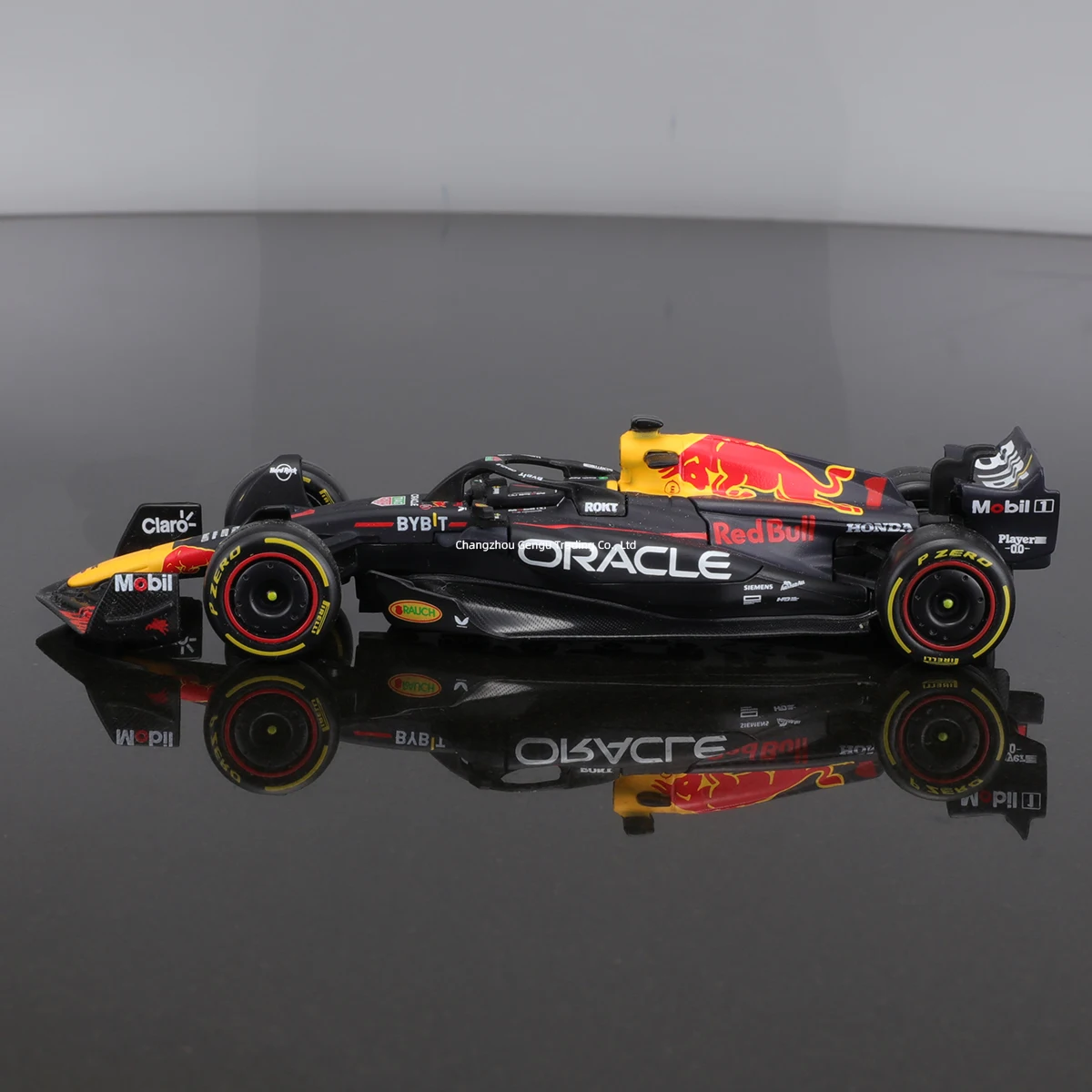 Bburago 1:43 2023 RB19 #1 #11 Red Bull F1 Racing Formula Car Static Simulation Diecast Alloy Model Car