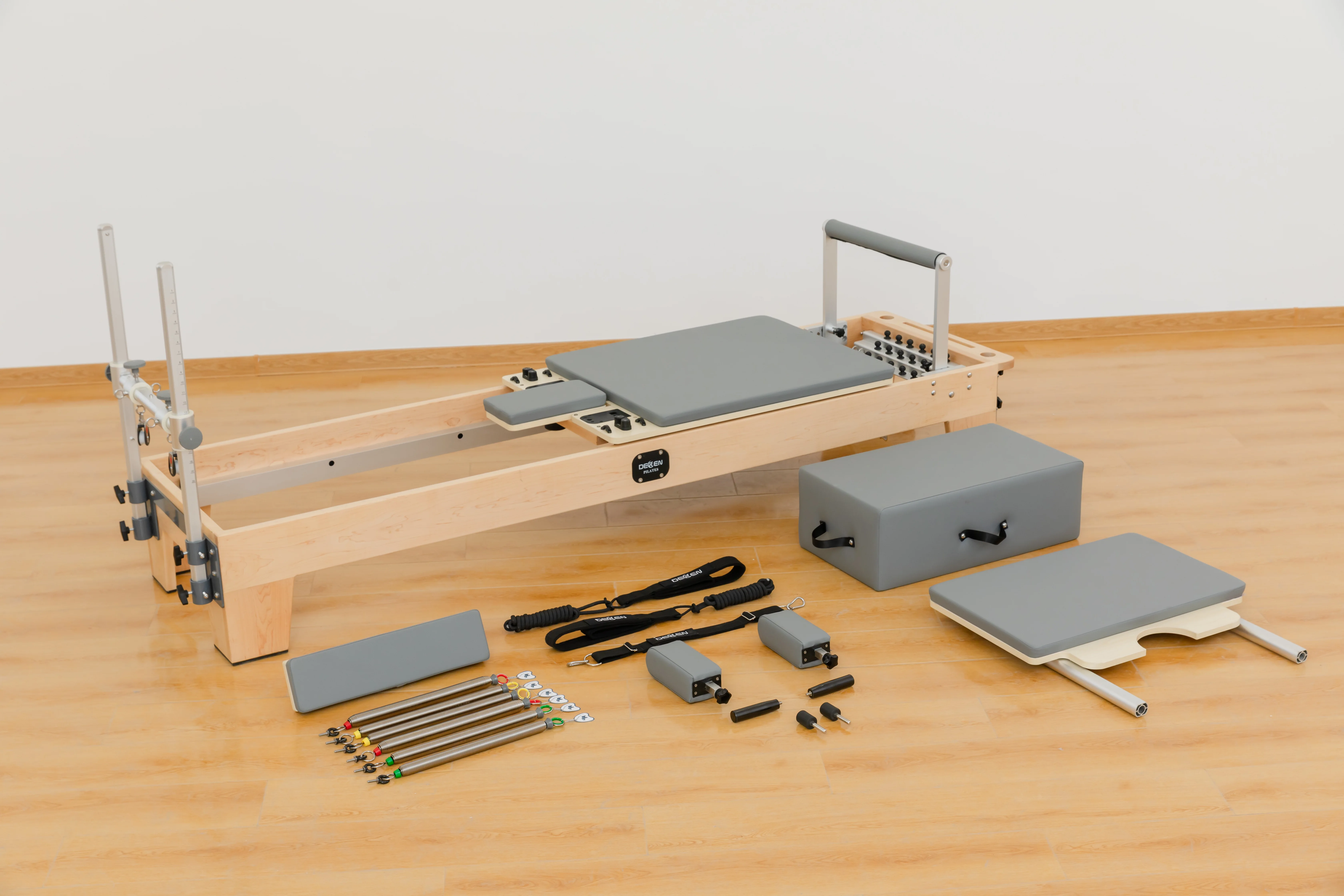 Manufacturer Wooden Reformer Equipment Maple Reformer Bed Machine for Body for Pilates Studios