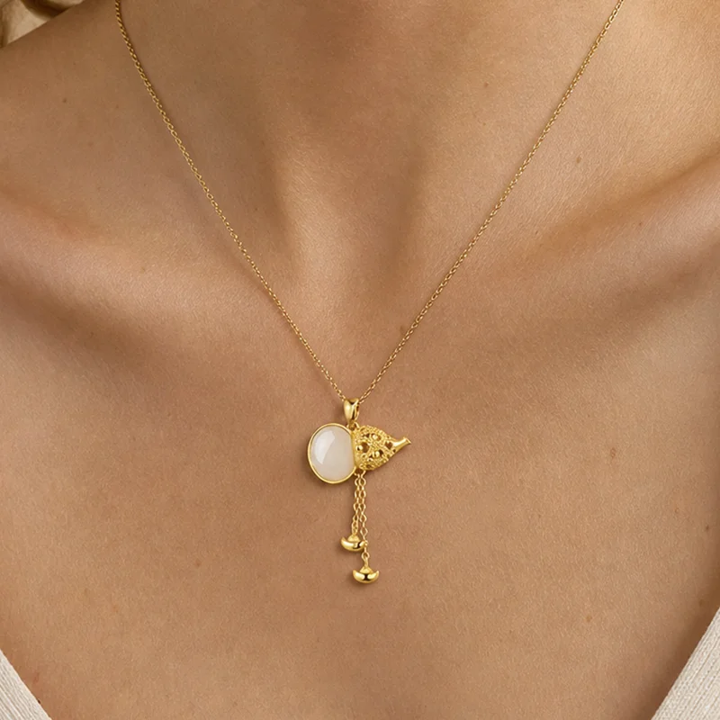 Gold Plated Gourd Pendant Necklace With White Stone Vintage Hollow Tassel Ingot Charm Necklace Elegant Clavicle Chain for Women
