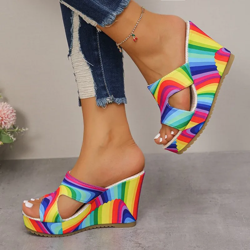 

Летние женские шлепанцы на танкетке 2026: Новые модные туфли с открытым носком, удобные женские сандалии на платформе с высоким каблуком (Zapatos De Mujer)