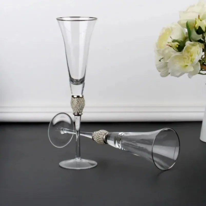 

European-style luxury diamond-encrusted gold-rimmed red wine glasses champagne glasses glass stemware and wine glasses
