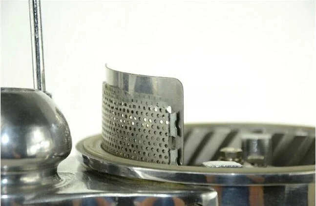 Trwała maszynka do mielenia ziół z ciągłym podawaniem 20 kg/godz. Rozdrabniacz Maszyna do mielenia ziół 110/220 V Chińska medycyna Kruszarka