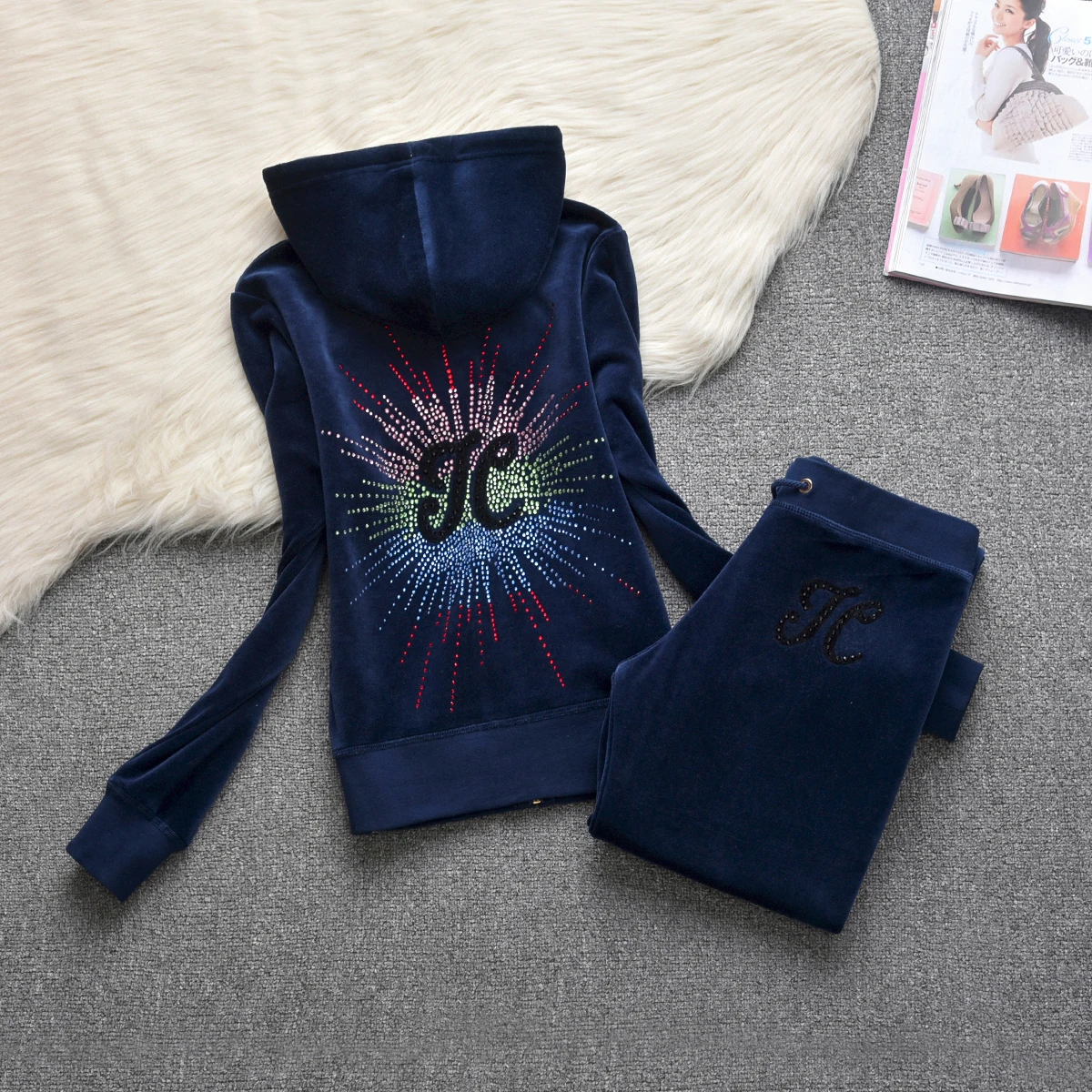 Juicy Cometure Velvet Tracksuit Women Sports Hoodie Crystal Decorated Three-Dimensional Pattern Velvet Suit 2pc Winter Women Sui