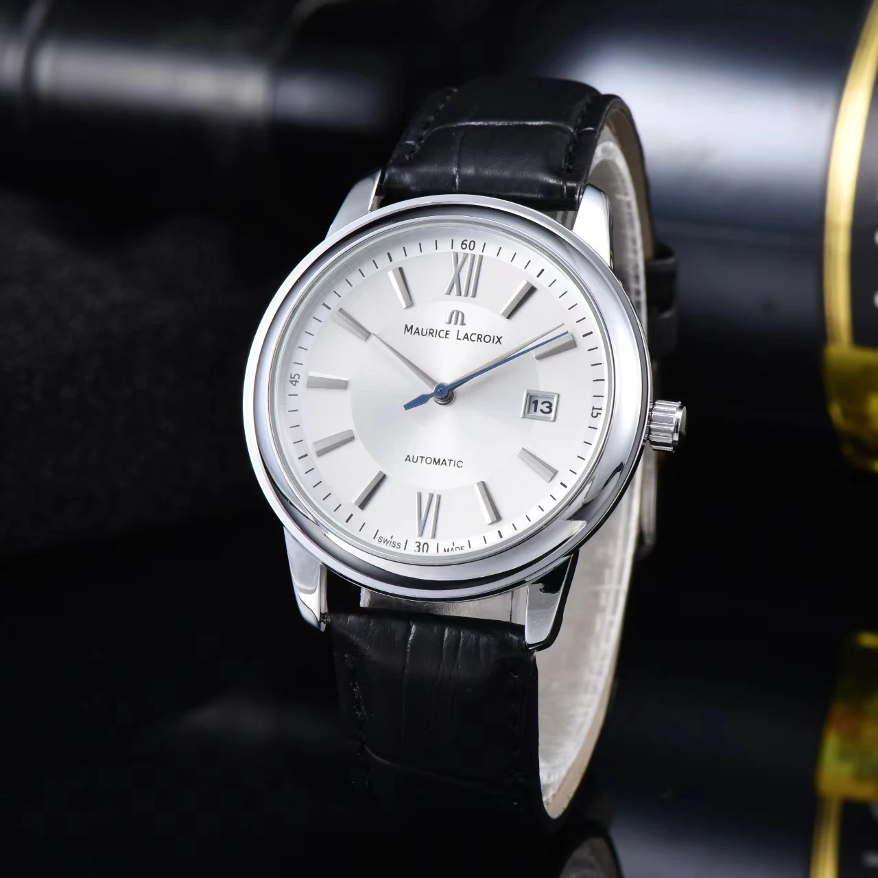 Business Minimalist Round Quartz Watch for Men - 40mm Popular Business Style Belt Watch