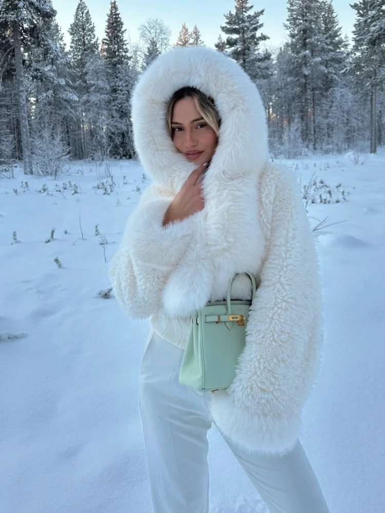 Cappotto da giacca caldo addensato a maniche lunghe con risvolto largo in pelliccia sintetica pelosa bianca con cappuccio da donna Capispalla invernale casual in peluche da strada