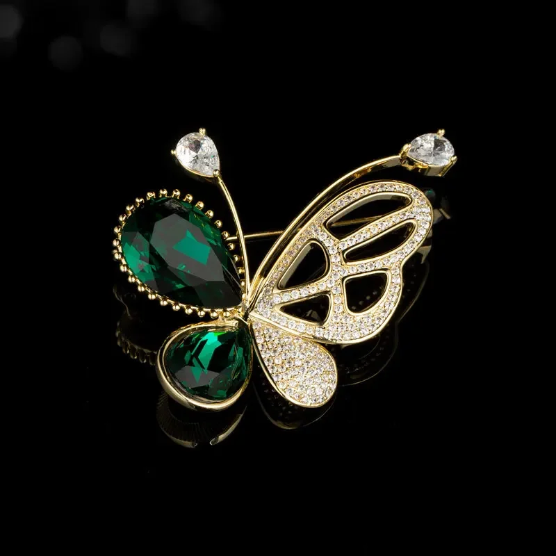 Изысканные-полые-Броши-с-зелеными-кристаллами-в-форме-бабочки-металлические-булавки-для-лацканов-для-женщин-Значки-для-костюмов-и-свитеров-для-девушек-ювелирные-аксессуары-подарочные-аксессуары