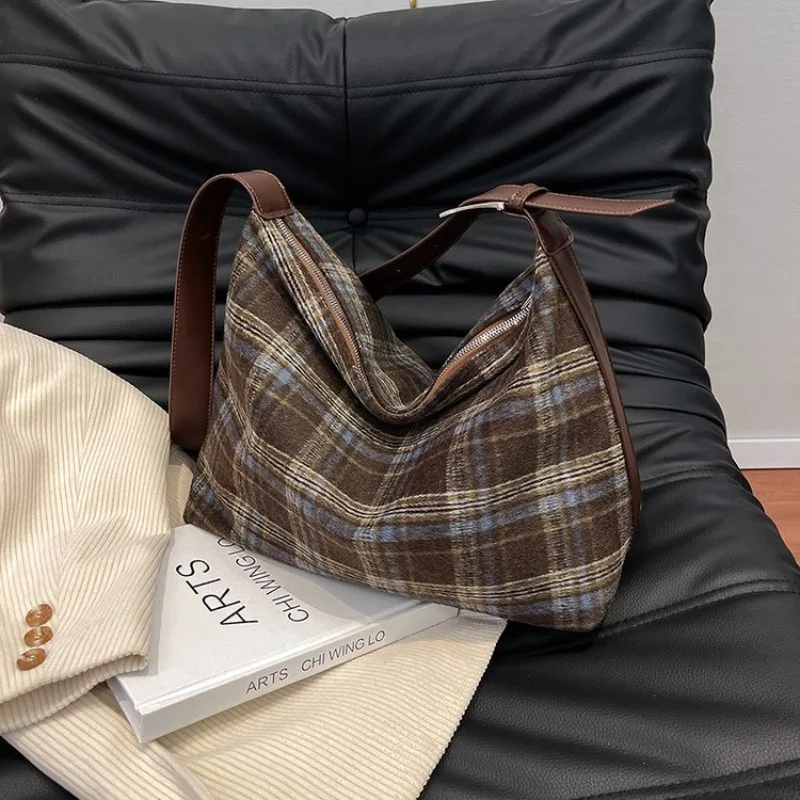 Famous Designer Classic Trendy Leather Diaper Bags For Women Luxury Minimalist Large Capacity Tote Bag Elegant Stylish Paris