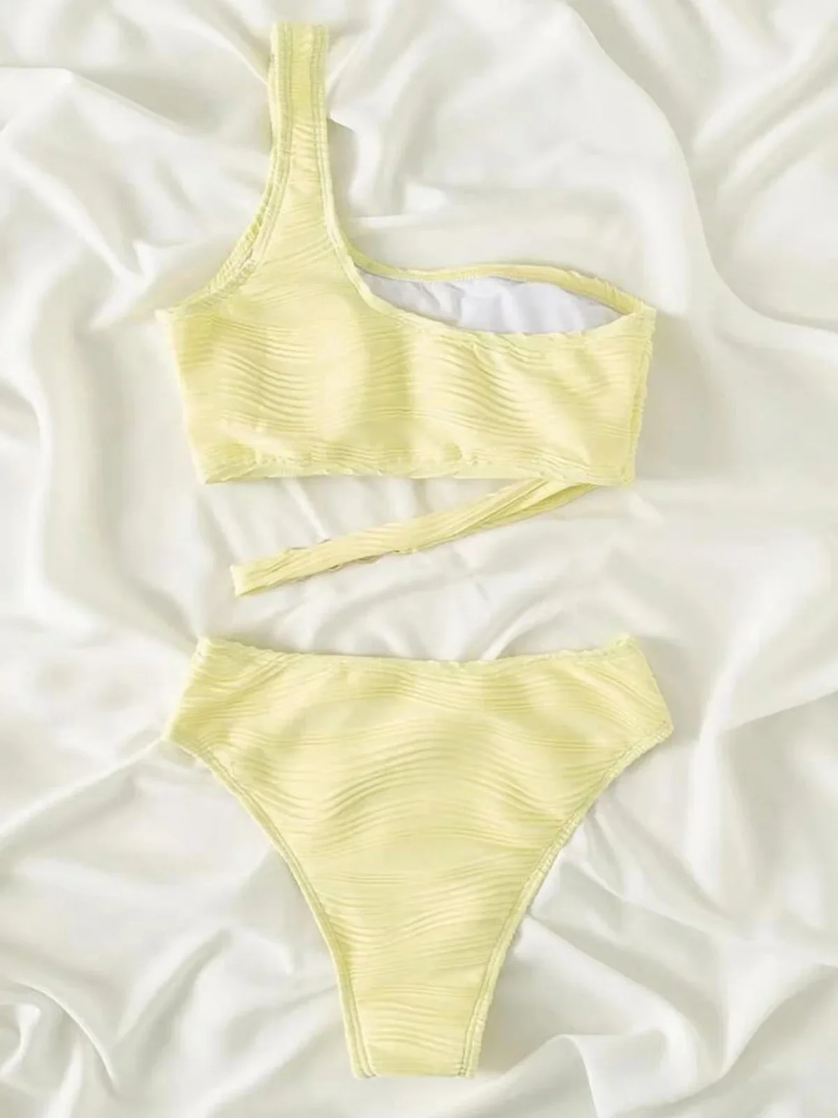 Sexy One Shoulder Wrinkled Metal Ring Bikini Women Swimwear Female Swimsuit Two-pieces Bikini set Bather Bathing Suit Swim K4134