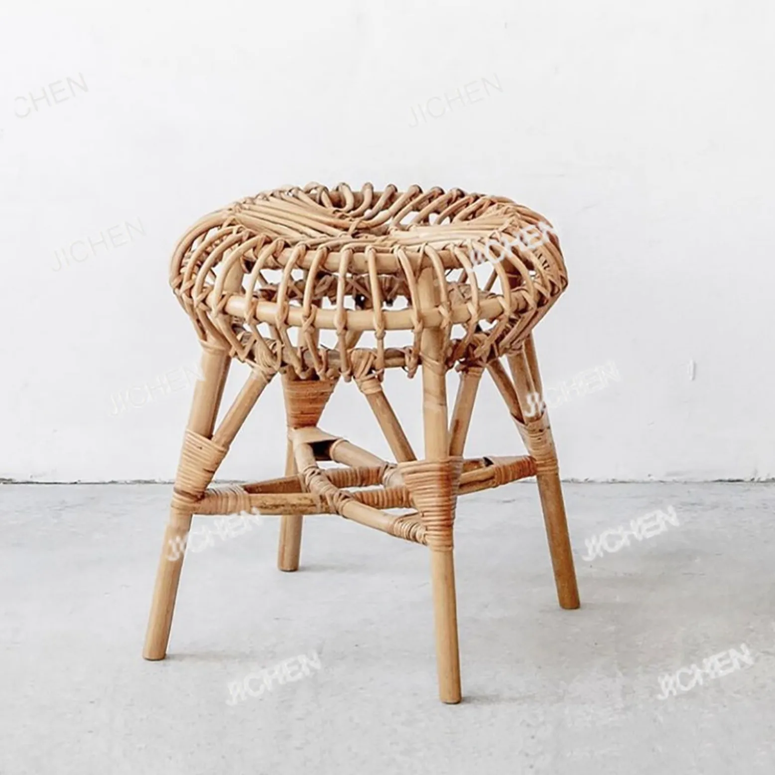 

Табурет из ротанга в стиле французского ретро для дома, столовой, гостиной, отеля типа «постель и завтрак», кофейного столика, туалетного столика, минималистичный, маленький, S-размер