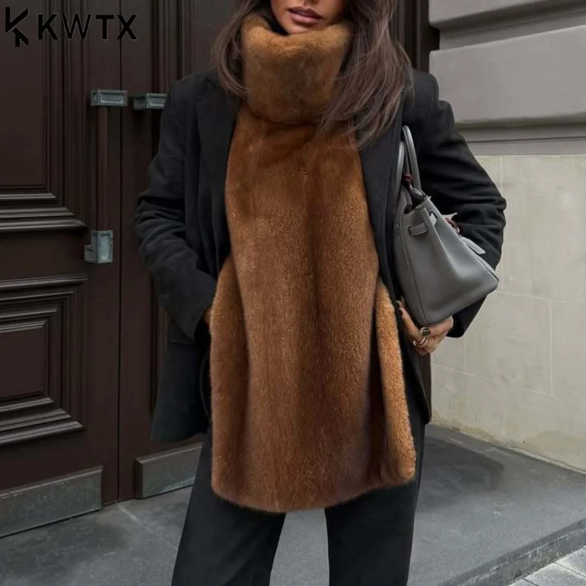 

KWTX Fashion Women's Turtleneck Furry Waistcoats Loose Sleeveless Female Cape Vests 2025 Winter Lady Street Luxury Tank Tops