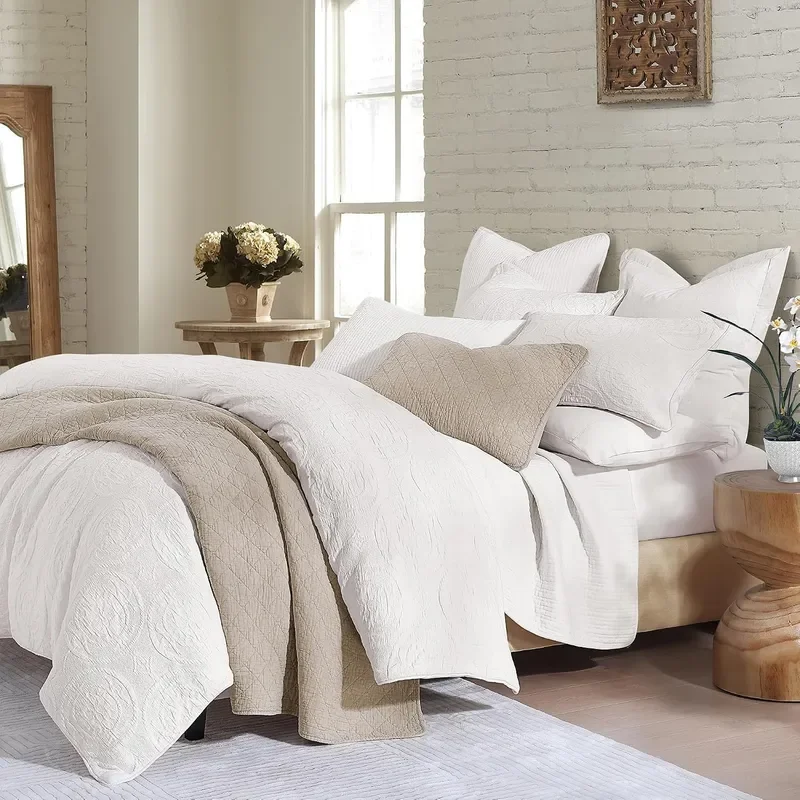 Verona Vintage White Queen 3 Piece Comforter Set