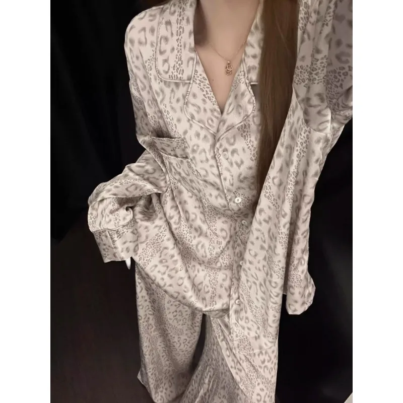 

Новый винтажный комплект пижам с леопардовым принтом из двух предметов, женский осенне-зимний модный пижамный комплект с длинным рукавом, домашняя одежда 2026