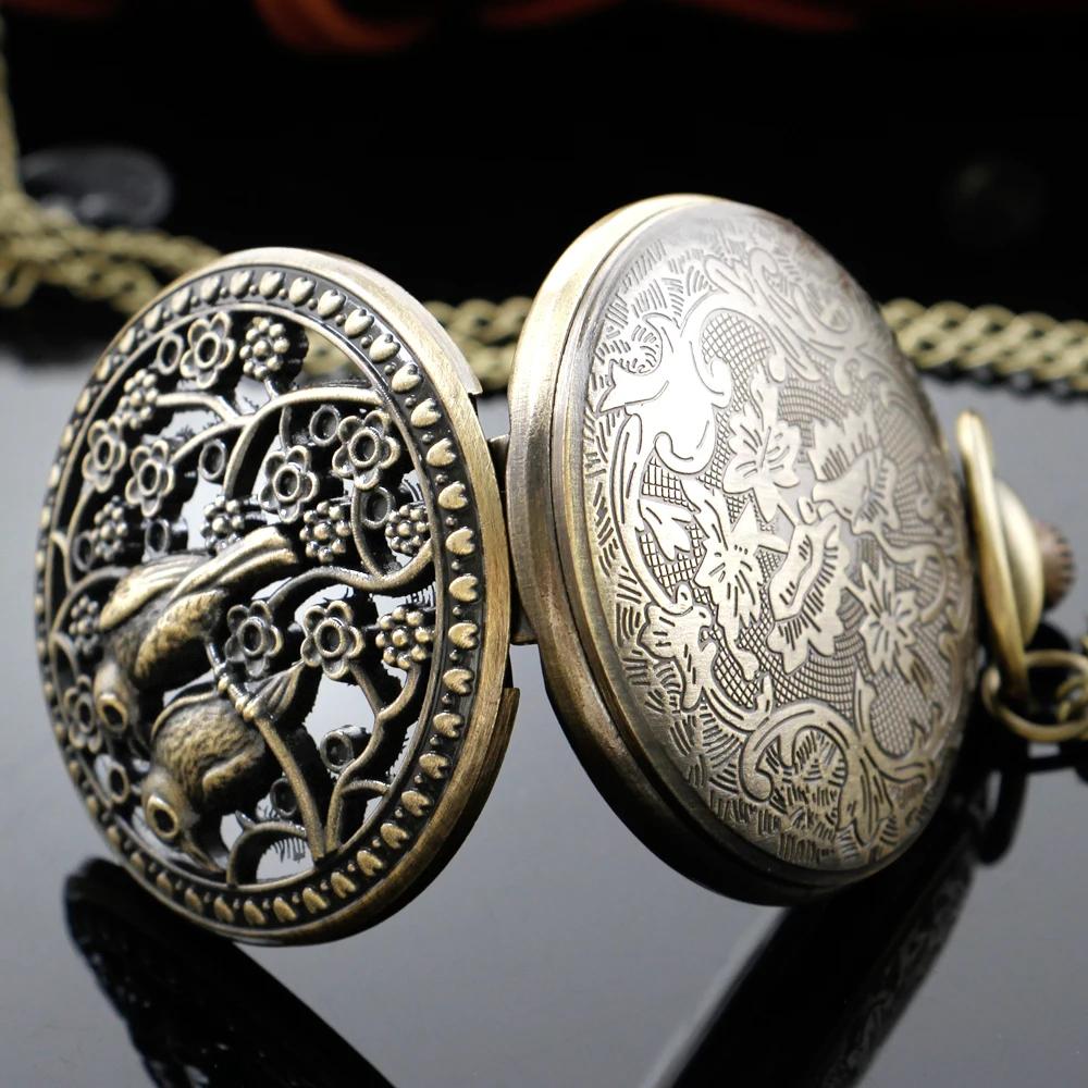 Animal World Vivid Bird 3D Carved Pattern Bronze Hollow Chain Watch Vintage Digital Steam Punk Pendant Necklace Jewelry Gift