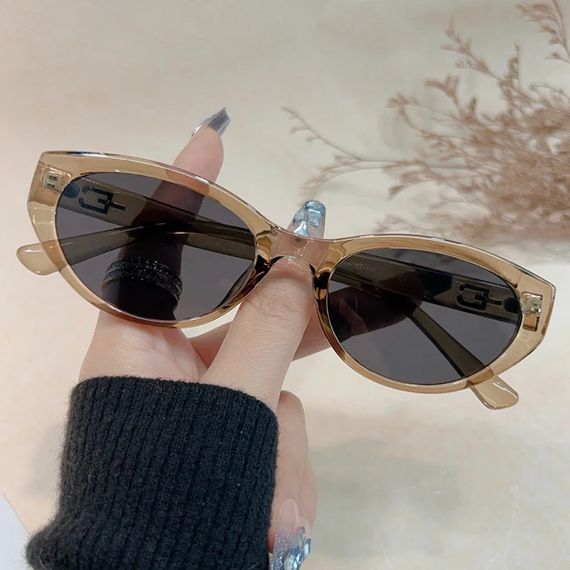

New fashionable cat eye sunglasses, personalized, fashionable, UV resistant suitable for street photography women's sunglasses