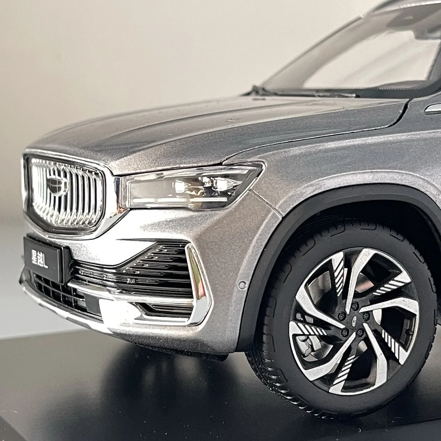 Monjaro Micromodel,Geely Alloy Decorations, Die-Cast Metal Replica,Grand Koleo，Metal Car Model, Adult Collection, Gift,1:18