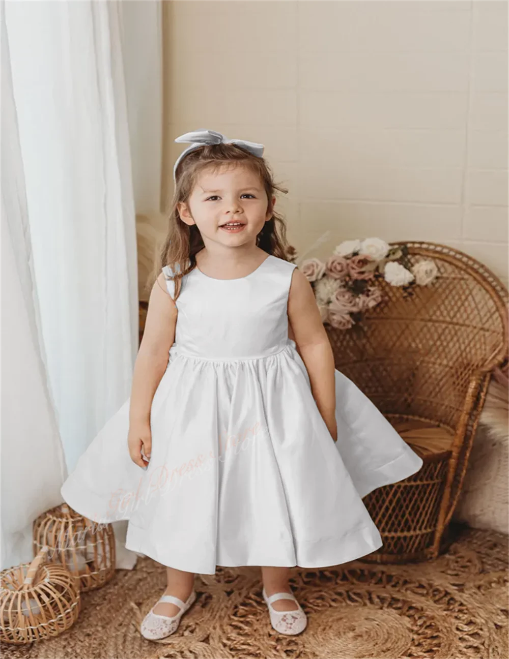 Baby Girls' Dresses Light Pink High-quality Satin Fabric with Exposed Back Bow and Sleeveless Children's Baptismal Party Dress