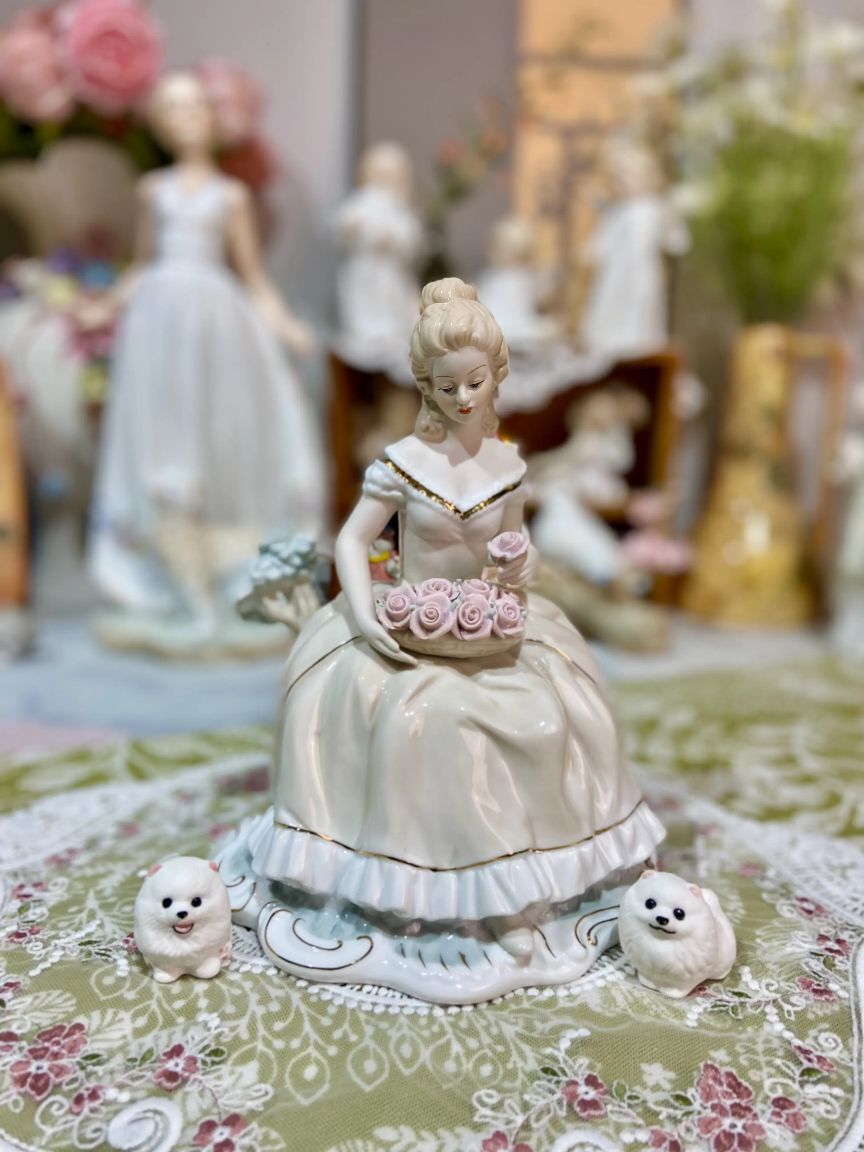 

Modern Home Decorations Western Women's Characters Ceramic Ornaments Living Room Bedroom Wine Cabinet Entrance Decoration