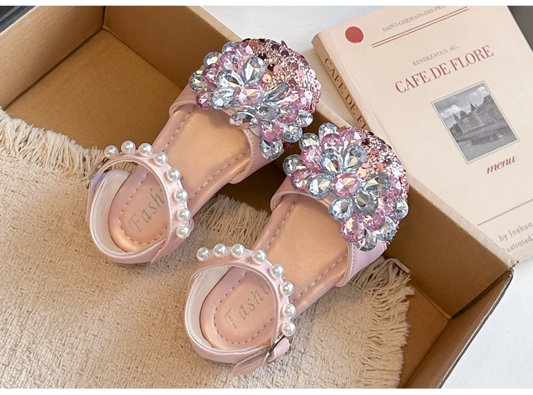 Kinder-Tanzschuhe mit Glitzerkristallen für Party und Hochzeit, Mädchen-Prinzessinnen-Schuhe mit Runder Spitze, 2026 Sommer Neue Kinder-Sandalen Rutschfest – Detail 10