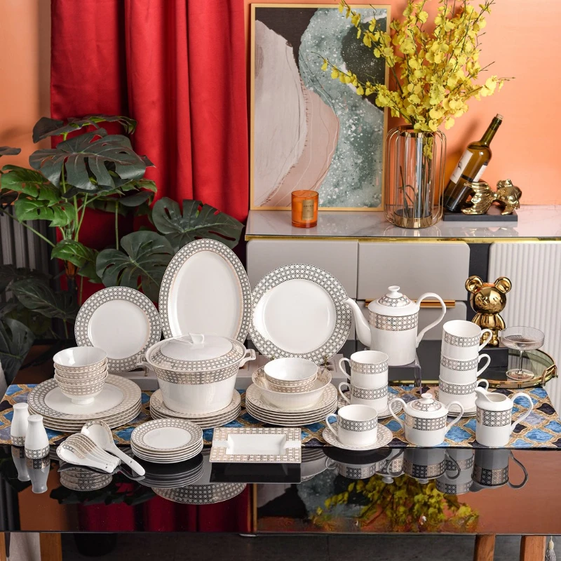 European-Style Light Luxury 43 Piece Golden Checkered Home Hotel Western Dining Plate Bowl Spoon Plate And Dish Bone China Set