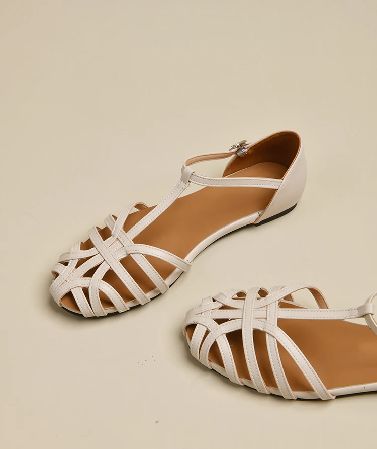 Baotou Sandals Women\'s Summer New Color Matching Pointy T-buckle Square with Breathable Roman Shoes