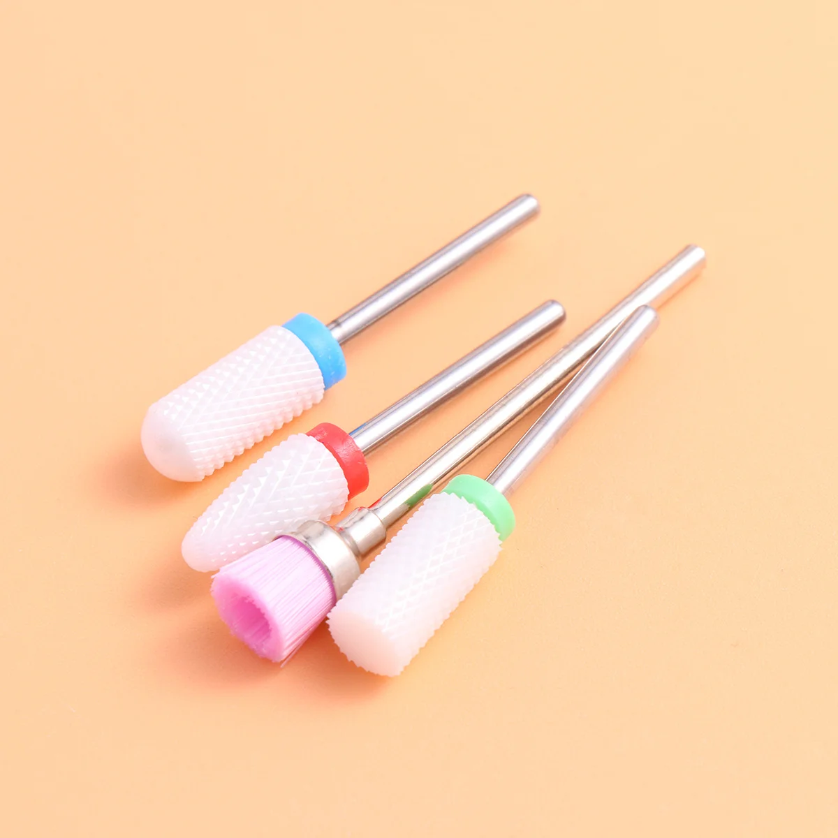 

7 шт., набор шлифовальных насадок, прочные маникюрные сверла, набор инструментов для чистки кутикулы, маникюрного салона, профессионального использования