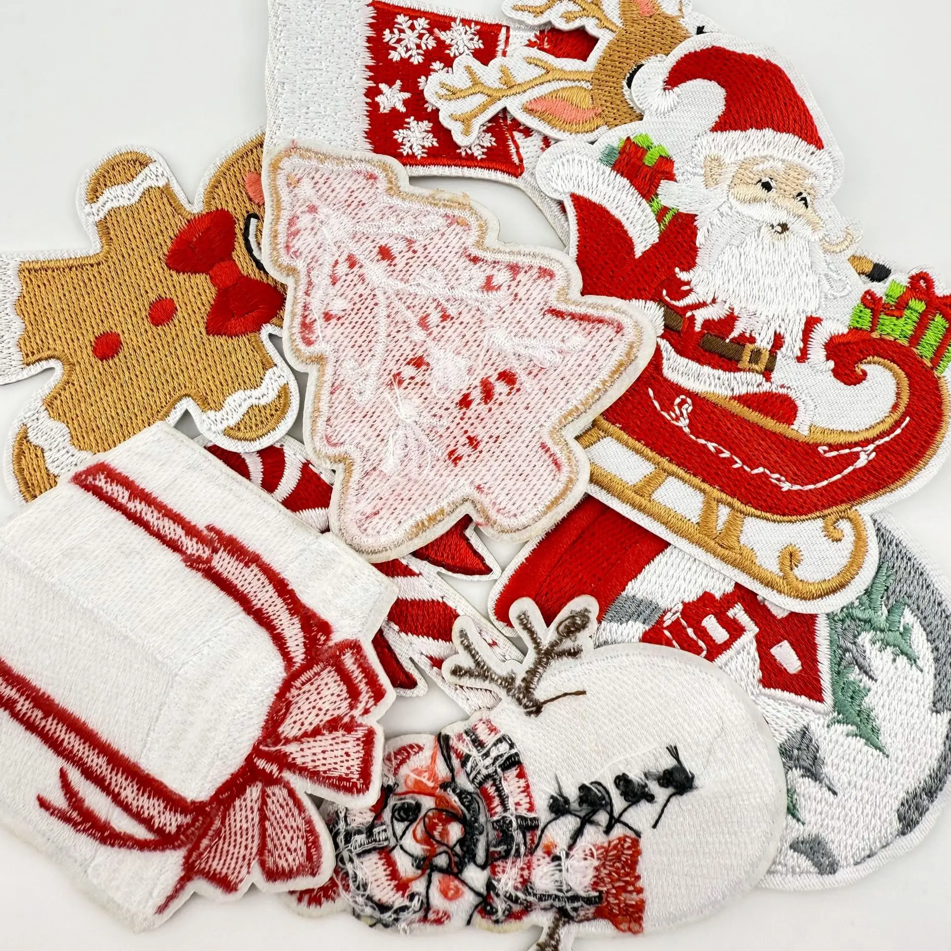 Parches bordados para planchar alce y copo de nieve – Navidad DIY - imagen 2