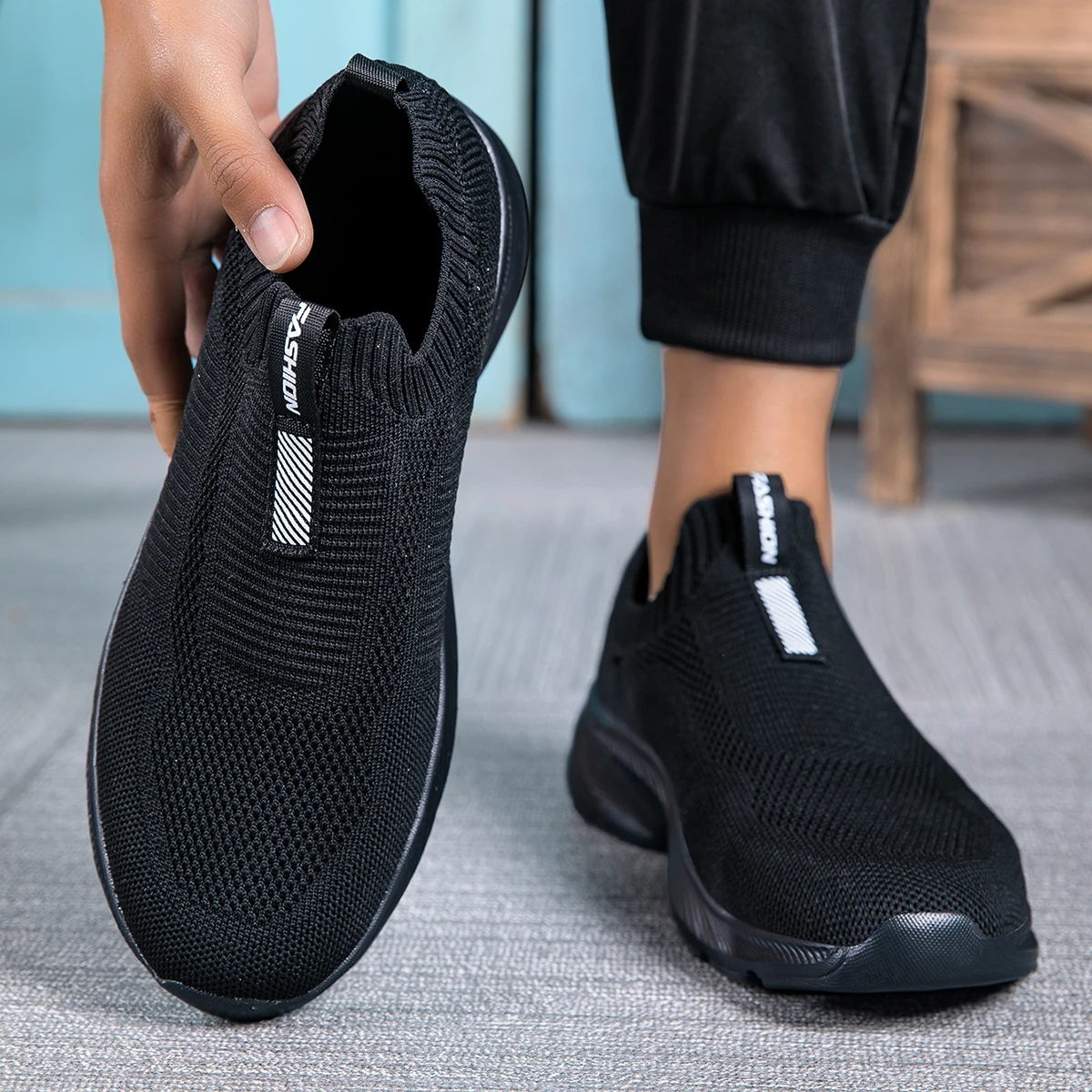 

Sneakers Men Shoes Loafers Mesh Breathable New Casual Shoes Light Outdoor Walking Tenis Shoes Zapatillas Hombre Black Size 39-45