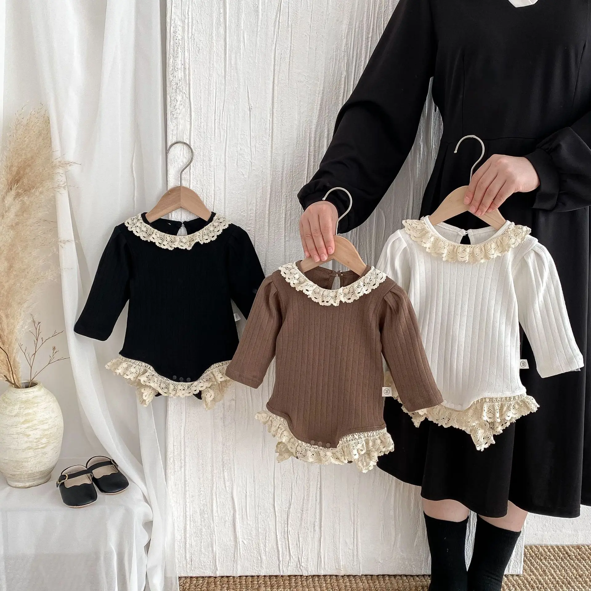 2025 New Autumn and Winter Baby Lace Round Neck Hollow Strip Long Sleeved Rompers Girls Baby Lace Crawling Clothes