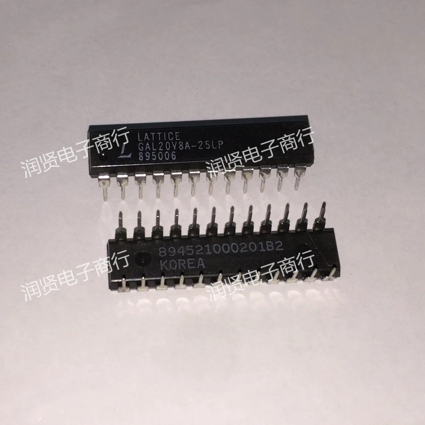 2PCS GAL20V8A-25LP GAL20V8A DIP Brand new original