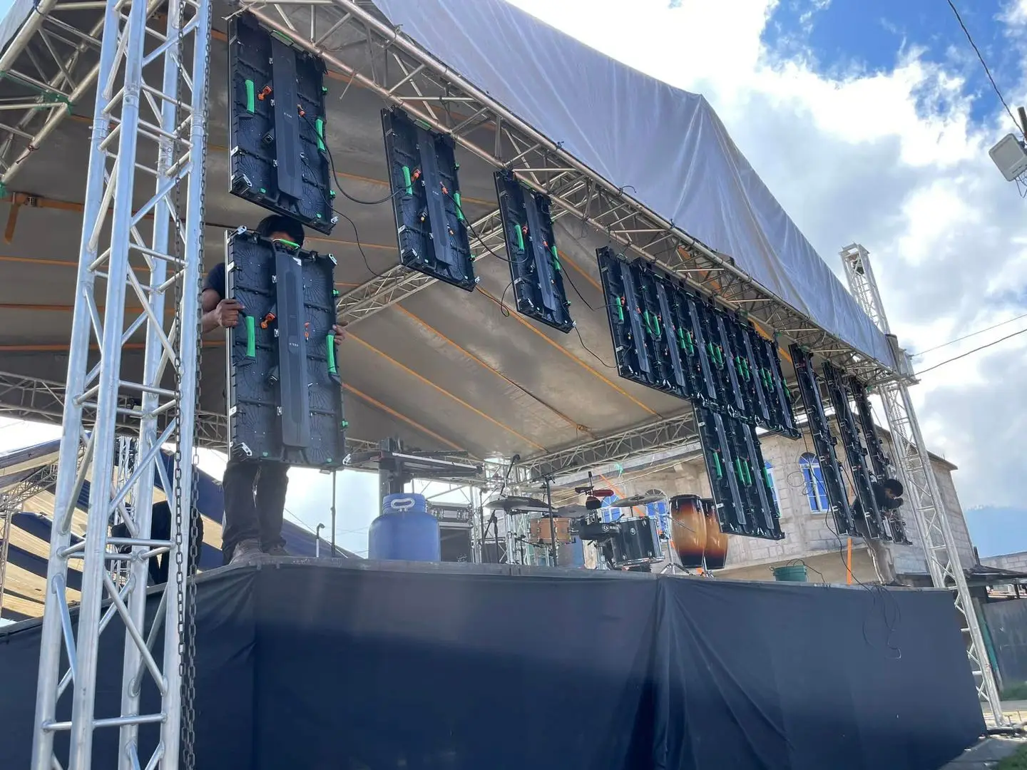 Low Price Aluminum Movable Trusses School Celebrations, Hanging Lights/compatible Performing /advertising Stage Truss Roof
