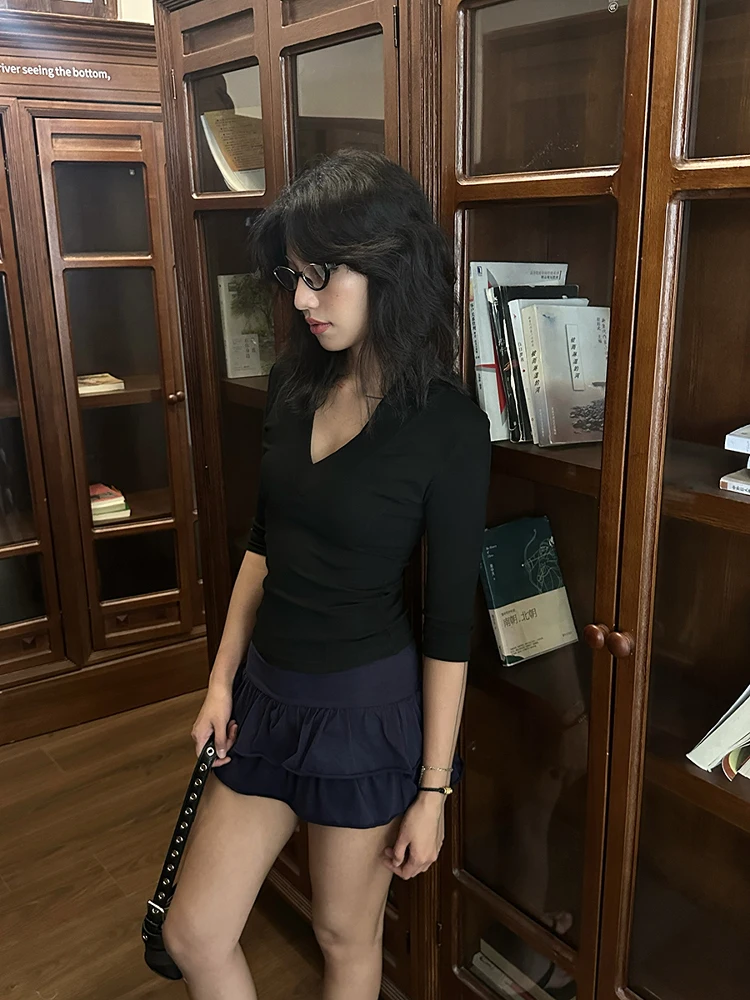 Yedinas V-neck Streetwear Black T Shirt Women Clothes Half Sleeve Korean Fashion Slim Summer Tops Tees Female Clothing T-shirt