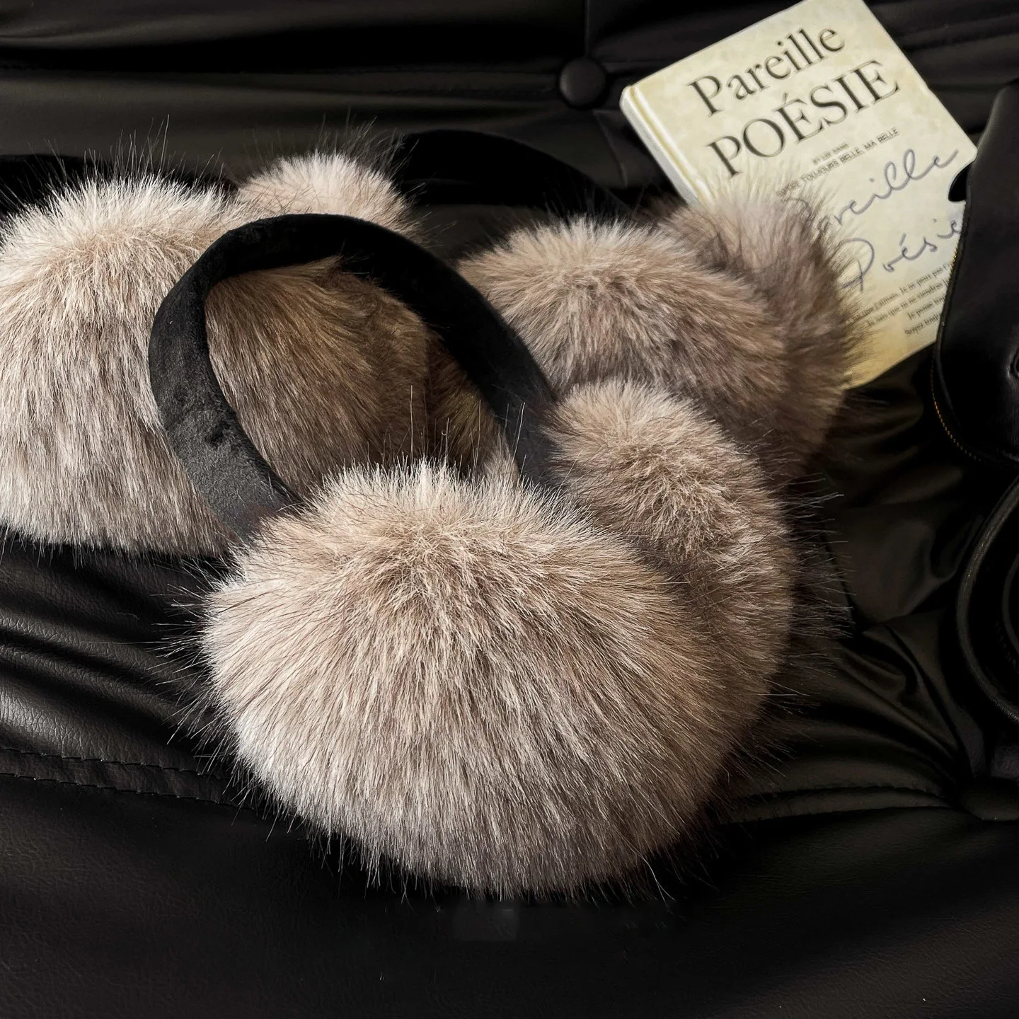 Large Fur Ball Plush Earmuffs for Women, Winter Warm Ear Protectors, Faux Fox Fur, Foldable Head-Mounted Ear Covers, Outdoor Shopping and Travel Frost-Proof Ear Warmers