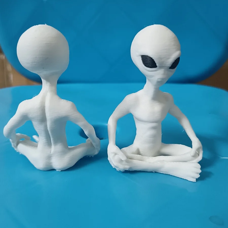 Sitting Upright on the Handsome Alien Statue, 3D-Printed Bookshelf Decoration, Back-to-School Season, Halloween, Christmas Gifts