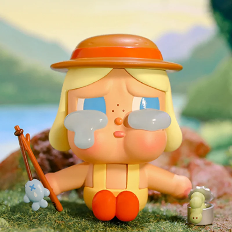 Pop Mart-figuras de acción Crybaby Jungle Adventure, serie Crying In The Woods, Anime, bolsa de adivinación, adorno, figuritas, decoración del hogar, regalo