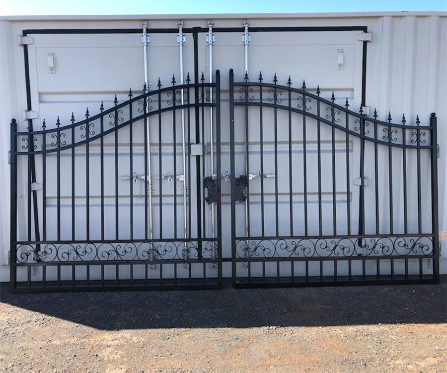 Customization Supply Best Price Traditional Wrought Iron Gates Modern Design Two-Way Driveway Gates Customizable Size and Color